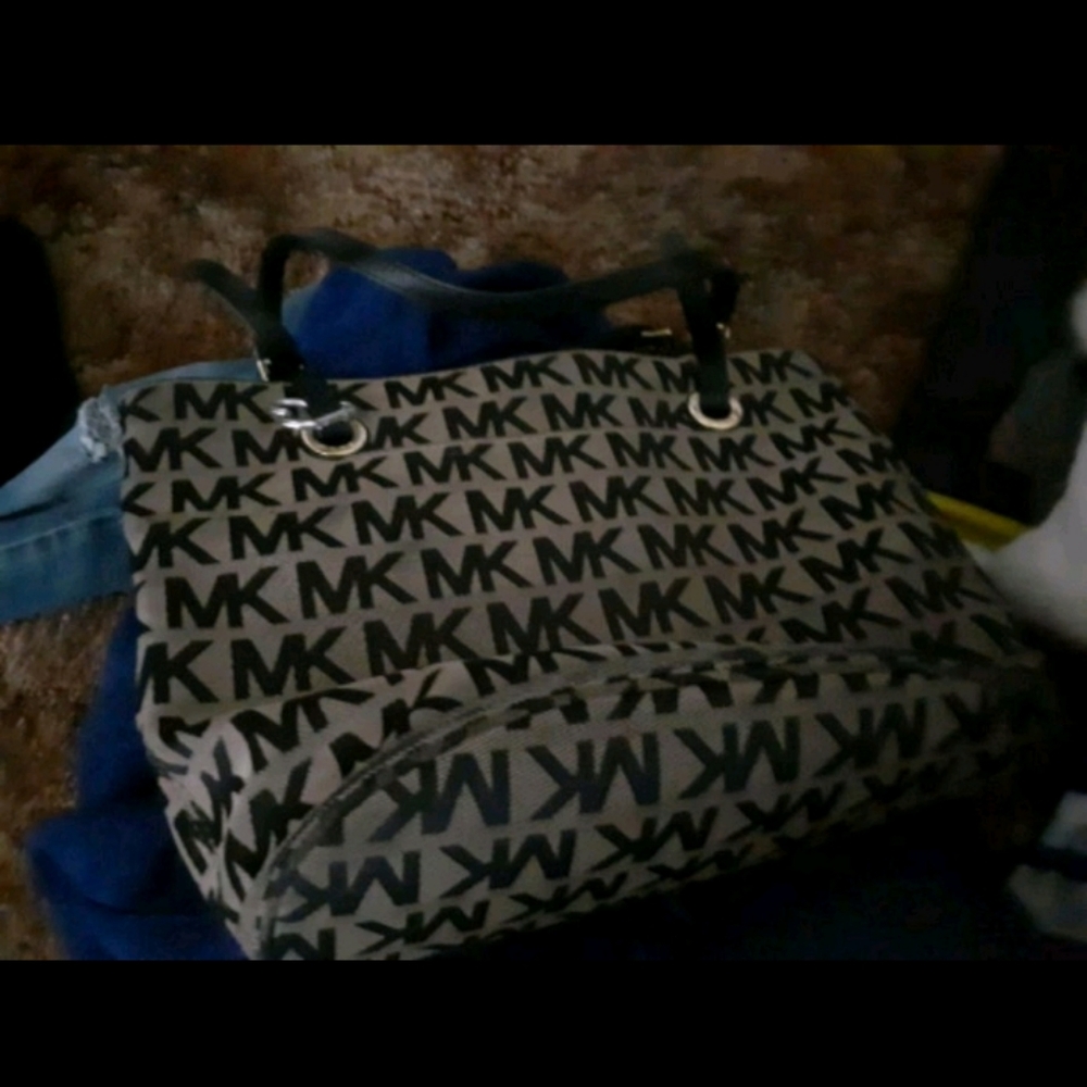 Mk purse